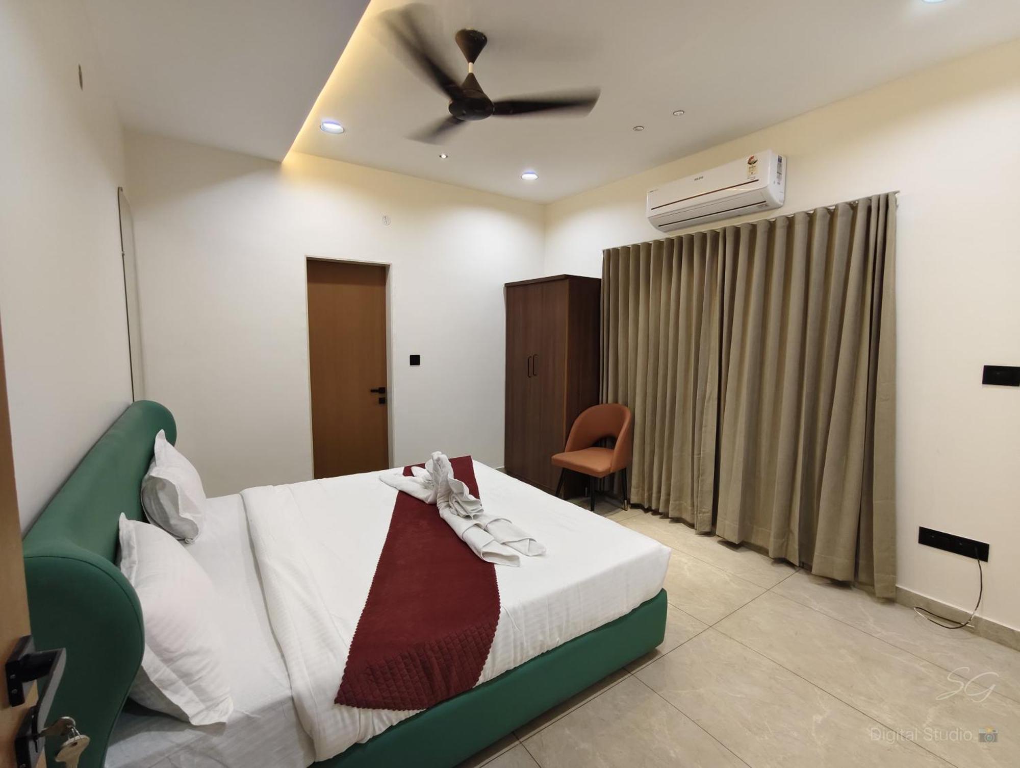 Shree Jalaram Resort Kodāe Екстериор снимка