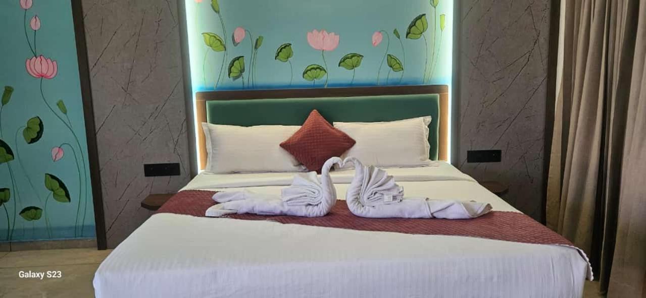 Shree Jalaram Resort Kodāe Екстериор снимка