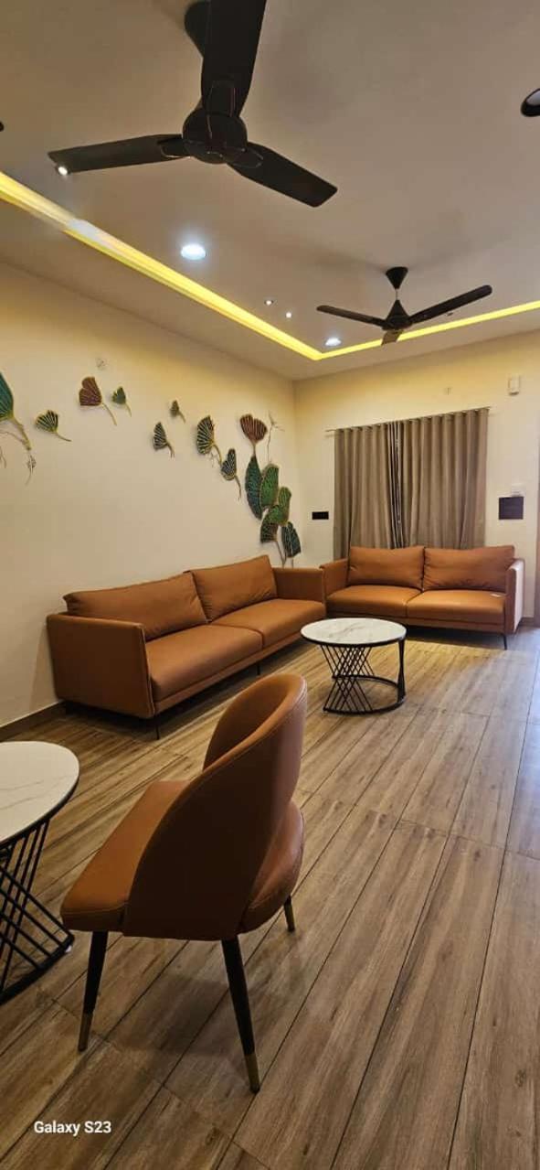 Shree Jalaram Resort Kodāe Екстериор снимка